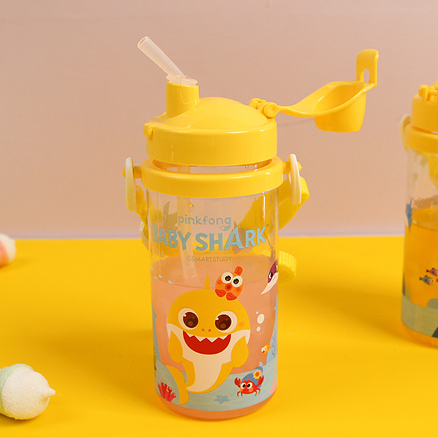 [핑크퐁] 아기상어 심플 끈달린 빨대물통 350ml